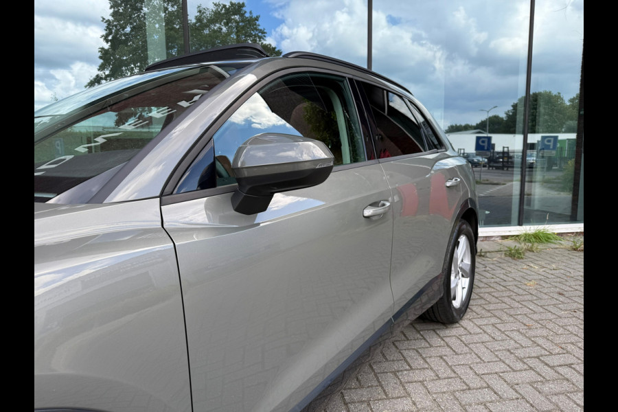 Audi Q3 35 TFSI S edition - Automaat - Pano/schuifdak - Leder - Winterpakket