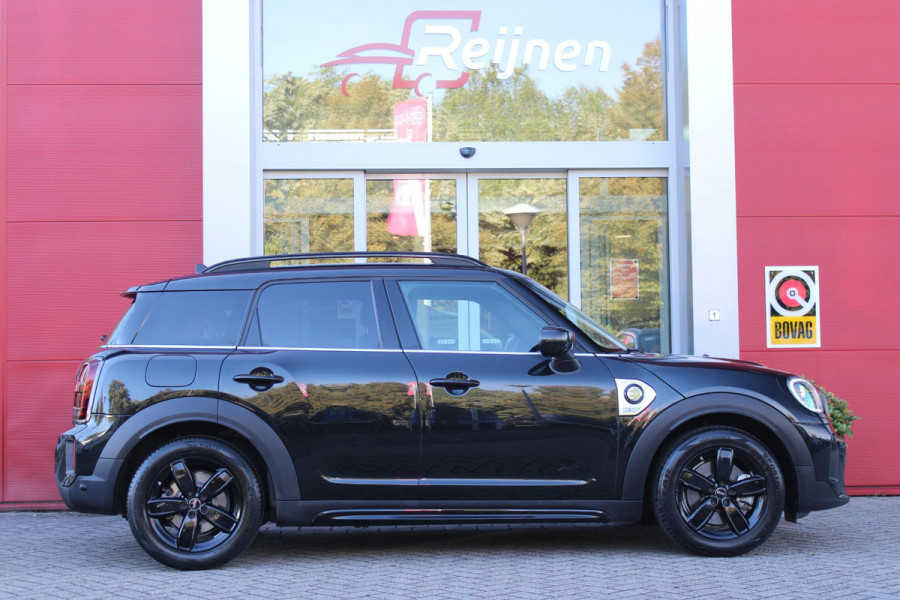 MINI Countryman 2.0 Cooper S E 220PK AUTOMAAT ALL4 CHILI | ELEKTRISCH BEDIENBARE VOORSTOELEN MET GEHEUGENFUNCTIE OP DE BESTUURDERSSTOEL | "UNION JACK" ACHTERLICHTEN | VOLLEDIG LEDEREN BEKLEDING | FULL LED KOPLAMPEN ADAPTIEF | 17" LICHTMETALEN VELGEN "BLACK" | STOEL/VOORRUIT VERWARMING | KEYLESS GO | NAVIGATIE | DRAADLOZE APPLE CARPLAY/ANDROID AUTO | CLIMATE CONTROL | ACHTERUITRIJ CAMERA | ADAPTIVE CRUISE CONTROL |