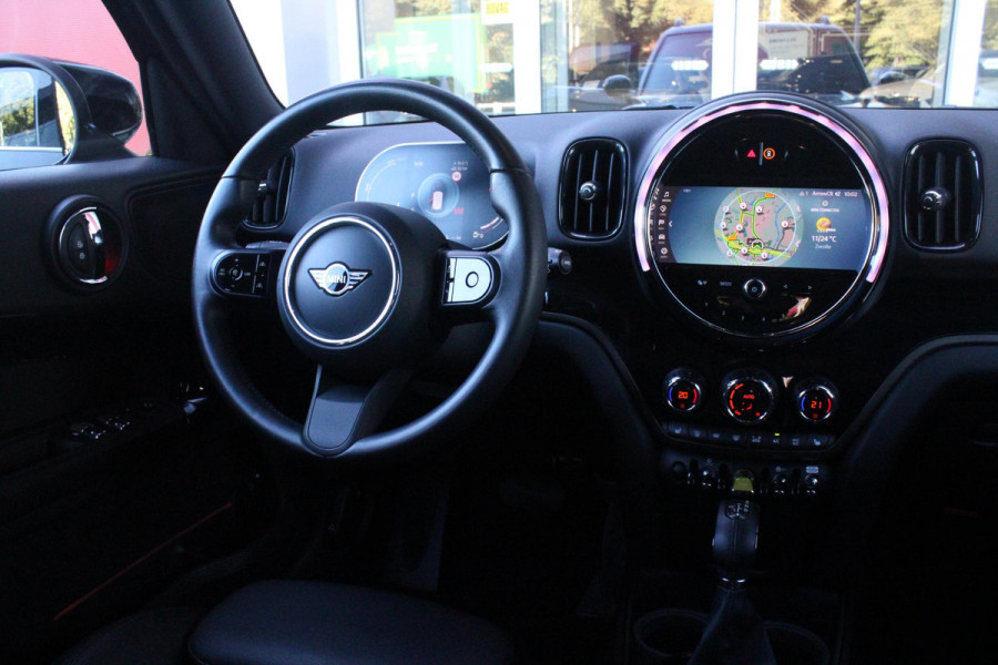 MINI Countryman 2.0 Cooper S E 220PK AUTOMAAT ALL4 CHILI | ELEKTRISCH BEDIENBARE VOORSTOELEN MET GEHEUGENFUNCTIE OP DE BESTUURDERSSTOEL | "UNION JACK" ACHTERLICHTEN | VOLLEDIG LEDEREN BEKLEDING | FULL LED KOPLAMPEN ADAPTIEF | 17" LICHTMETALEN VELGEN "BLACK" | STOEL/VOORRUIT VERWARMING | KEYLESS GO | NAVIGATIE | DRAADLOZE APPLE CARPLAY/ANDROID AUTO | CLIMATE CONTROL | ACHTERUITRIJ CAMERA | ADAPTIVE CRUISE CONTROL |