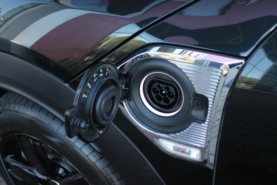 MINI Countryman 2.0 Cooper S E 220PK AUTOMAAT ALL4 CHILI | ELEKTRISCH BEDIENBARE VOORSTOELEN MET GEHEUGENFUNCTIE OP DE BESTUURDERSSTOEL | "UNION JACK" ACHTERLICHTEN | VOLLEDIG LEDEREN BEKLEDING | FULL LED KOPLAMPEN ADAPTIEF | 17" LICHTMETALEN VELGEN "BLACK" | STOEL/VOORRUIT VERWARMING | KEYLESS GO | NAVIGATIE | DRAADLOZE APPLE CARPLAY/ANDROID AUTO | CLIMATE CONTROL | ACHTERUITRIJ CAMERA | ADAPTIVE CRUISE CONTROL |
