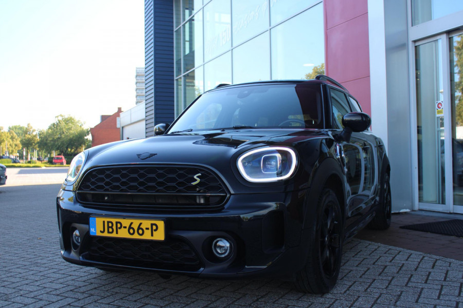 MINI Countryman 2.0 Cooper S E 220PK AUTOMAAT ALL4 CHILI | ELEKTRISCH BEDIENBARE VOORSTOELEN MET GEHEUGENFUNCTIE OP DE BESTUURDERSSTOEL | "UNION JACK" ACHTERLICHTEN | VOLLEDIG LEDEREN BEKLEDING | FULL LED KOPLAMPEN ADAPTIEF | 17" LICHTMETALEN VELGEN "BLACK" | STOEL/VOORRUIT VERWARMING | KEYLESS GO | NAVIGATIE | DRAADLOZE APPLE CARPLAY/ANDROID AUTO | CLIMATE CONTROL | ACHTERUITRIJ CAMERA | ADAPTIVE CRUISE CONTROL |