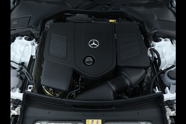 Mercedes-Benz C-Klasse Estate 300 e AMG Plug-In Hybride | AMG Line | Night Pakket | Trekhaak | Panorama Schuif-Kanteldak | Keyless-Go | Inclusief 24 maanden MB Certified garantie voor Europa.