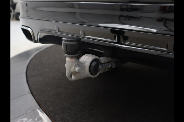 Volvo XC60 2.0 T5 R Design | Panoramadak | Trekhaak | Adaptive cruise | Leder/Alcantara | Camera | Head-Up | Stoelverwarming | Carplay | Navigatie | Full LED | Harman/Kardon