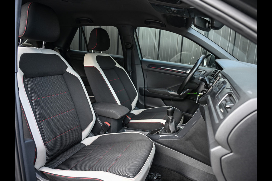 Volkswagen T-Roc 1.5 TSI R-LINE SPORT | NL-AUTO | R-LINE INTERIEUR | LED | VIRTUAL COCKPIT | ADAPTIVE CRUISE | SPORT UITLAAT | ACHTERUITRIJCAMERA