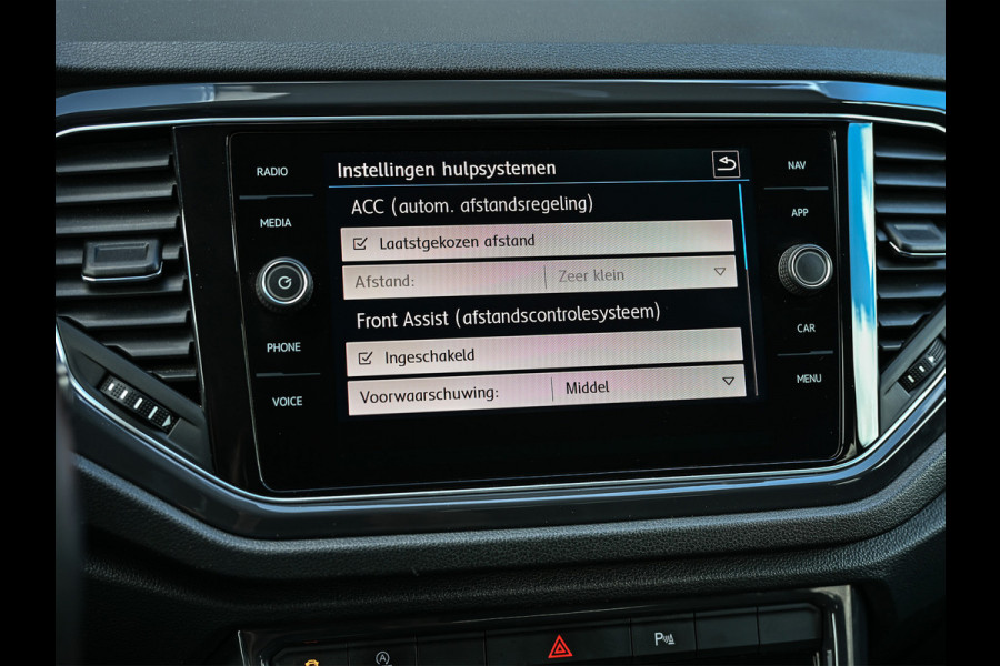 Volkswagen T-Roc 1.5 TSI R-LINE SPORT | NL-AUTO | R-LINE INTERIEUR | LED | VIRTUAL COCKPIT | ADAPTIVE CRUISE | SPORT UITLAAT | ACHTERUITRIJCAMERA