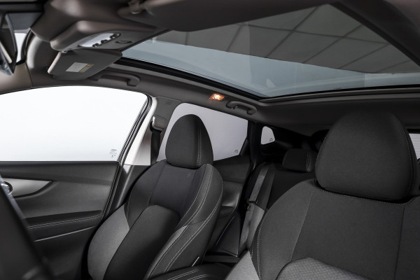 Nissan QASHQAI 1.2 116 PK N-Connecta | Pano | Cruise | 360 Camera | PDC | NAV | ECC | Afn. Trekhaak | LM 18" |