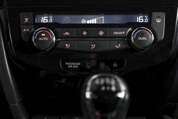 Nissan QASHQAI 1.2 116 PK N-Connecta | Pano | Cruise | 360 Camera | PDC | NAV | ECC | Afn. Trekhaak | LM 18" |