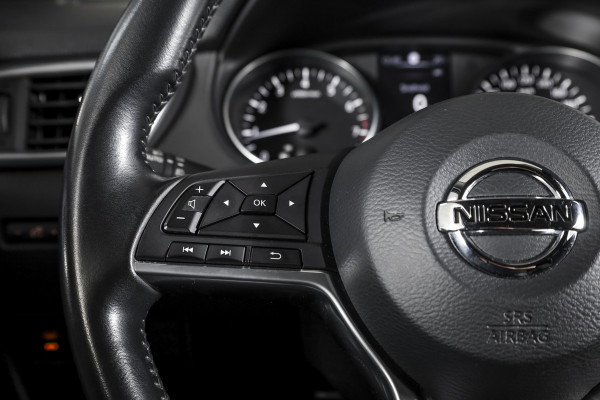 Nissan QASHQAI 1.2 116 PK N-Connecta | Pano | Cruise | 360 Camera | PDC | NAV | ECC | Afn. Trekhaak | LM 18" |