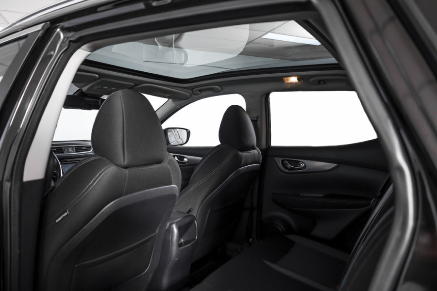Nissan QASHQAI 1.2 116 PK N-Connecta | Pano | Cruise | 360 Camera | PDC | NAV | ECC | Afn. Trekhaak | LM 18" |