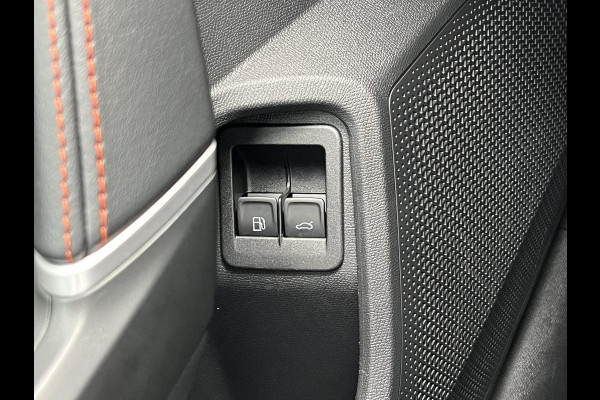 Seat Leon Sportstourer 1.4 TSI eHybrid PHEV FR 204pk | Keurige staat! | Adaptieve Cruise | Stoelverwarming | Elektrische Achterklep | Memory Seats | Virtuel Cockpit