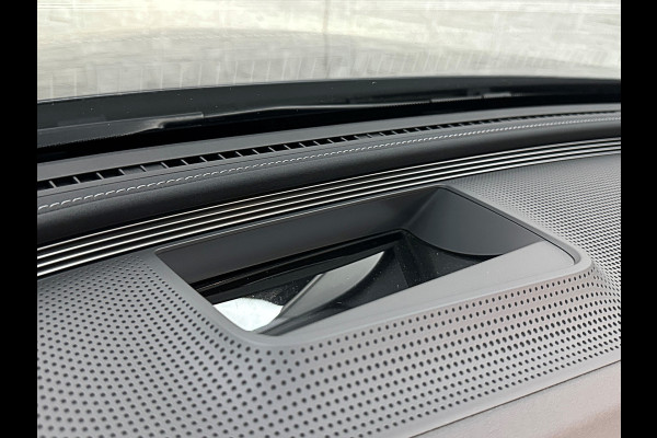 Mercedes-Benz EQC AMG Premium | SOH 99% | 360 Camera | Distronic + | Stoelventilatie | Burmester | 21" | Headup | Keyless-Go | Trekhaak | 2x Memory | Achterbankverwarming | Sfeerverlichting | Carplay | Panodak | Widescreen | 12-2019 | 69dkm! Bovag Garantie |