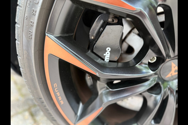 CUPRA Ateca 2.0 TSI 4DRIVE Limited Edition 1 of 1999 l Akrapovic l Brembo l Carbon l Virtual l ACC l Pano l Navi l Camera l
