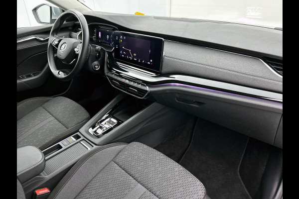 Škoda Octavia Combi 1.5 e-TSI DSG Style Navigatie Climatic Control  Parkeer Sensoren + Camera DAB Cruise control Lichtmetalen Velgen Keyless