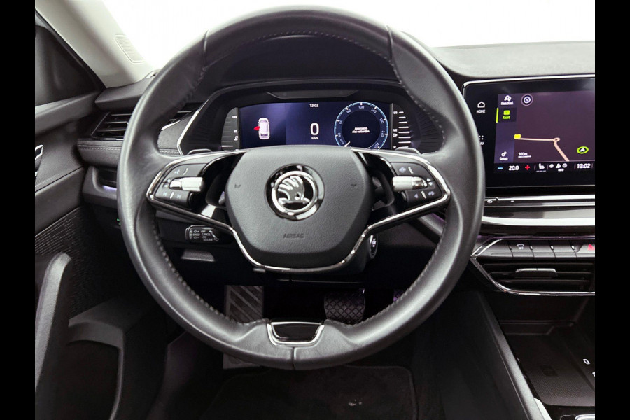 Škoda Octavia Combi 1.5 e-TSI DSG Style Navigatie Climatic Control  Parkeer Sensoren + Camera DAB Cruise control Lichtmetalen Velgen Keyless