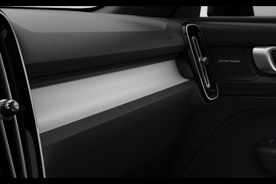 Volvo XC40 B4 211PK Automaat Plus Dark / Extra getint glas / Microtech/Nubuck / Camera achter Volvo XC40 B4 211PK Automaat Plus Dark / Extra getint glas / Microtech/Nubuck / Camera achter