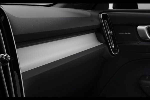 Volvo XC40 B4 211PK Automaat Plus Dark / Extra getint glas / Microtech/Nubuck / Camera achter Volvo XC40 B4 211PK Automaat Plus Dark / Extra getint glas / Microtech/Nubuck / Camera achter