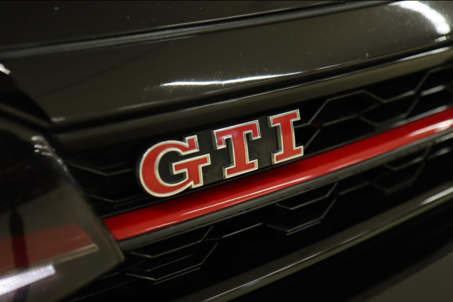 Volkswagen Polo 2.0 TSI GTI PANO / NAVI / CARPLAY / BEATS SOUND / VOL
