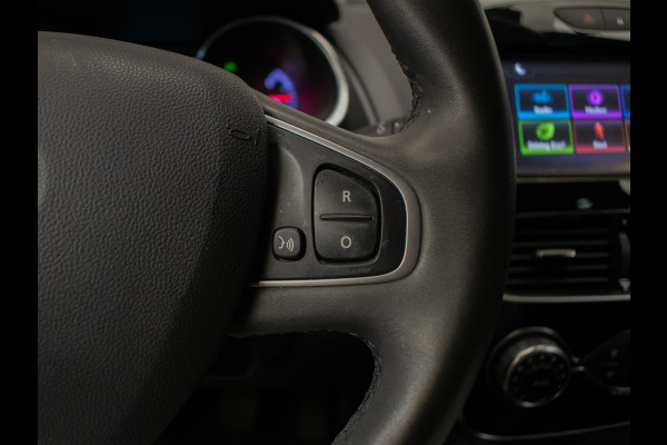 Renault Clio 0.9 TCe Sport (APPLE CARPLAY,NAVI,LED,CRUISE,CLIMATE,LM VELGEN,GETINT,SPORTSTOELEN,PDC,NIEUWE APK,NETTES TAAT)