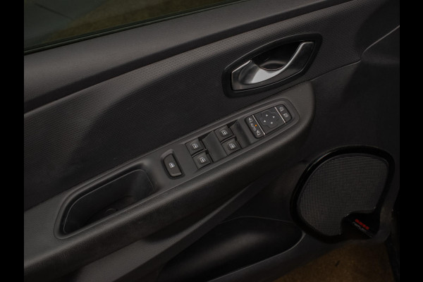 Renault Clio 0.9 TCe Sport (APPLE CARPLAY,NAVI,LED,CRUISE,CLIMATE,LM VELGEN,GETINT,SPORTSTOELEN,PDC,NIEUWE APK,NETTES TAAT)