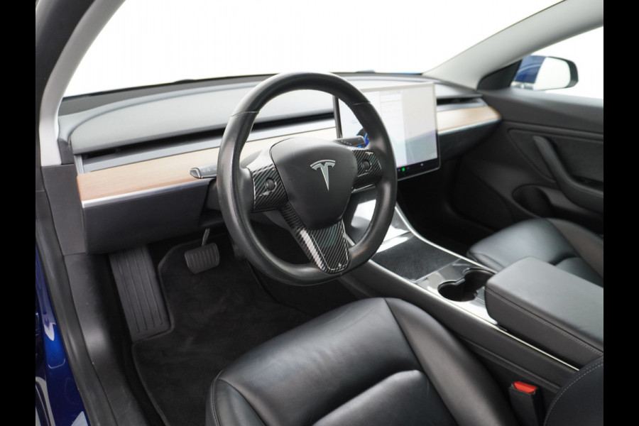 Tesla Model 3 Long Range AWD 75kWh 463PK Elektr.Achterklep ! 19"Lmv FSD-3 Computer Premium Audio AutoPilot Panoramadak Camera's Leer Adaptive- 4WD Stoel en achterbank verwarming Elektr.Stoelen+Memory+Easy-Entry WiFi 1e Eigenaar Origineel Nederlandse Auto Garantie op Accu/Motor tot 07-06-2027/192.000km
