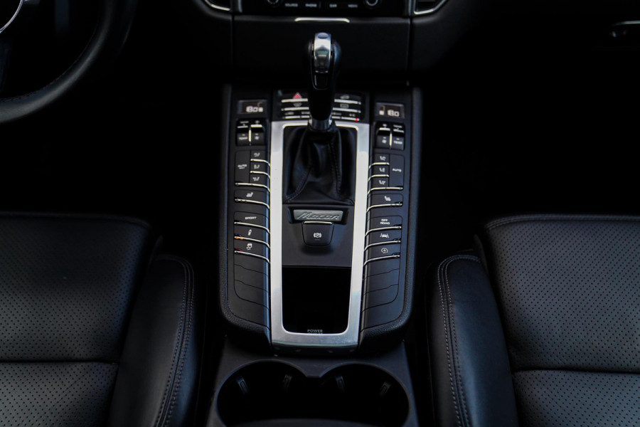 Porsche Macan 2.0 | Panorama | Facelift | LED | 21 inch | 100% Onderhouden | Luxe Leder | Bluetooth Audio | NAP | Stoelverwarming