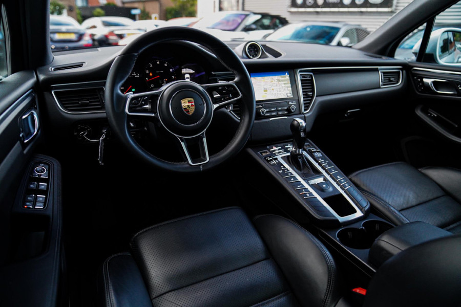 Porsche Macan 2.0 | Panorama | Facelift | LED | 21 inch | 100% Onderhouden | Luxe Leder | Bluetooth Audio | NAP | Stoelverwarming