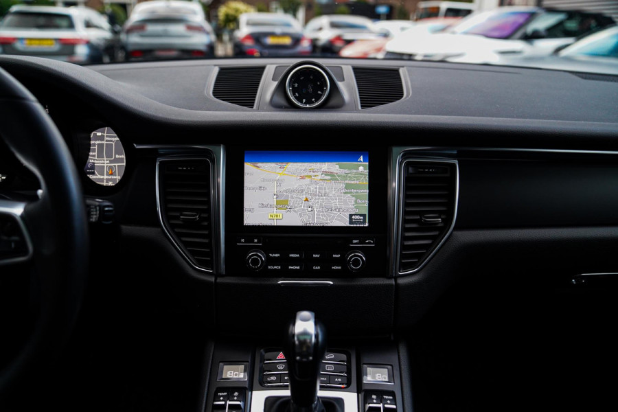 Porsche Macan 2.0 | Panorama | Facelift | LED | 21 inch | 100% Onderhouden | Luxe Leder | Bluetooth Audio | NAP | Stoelverwarming
