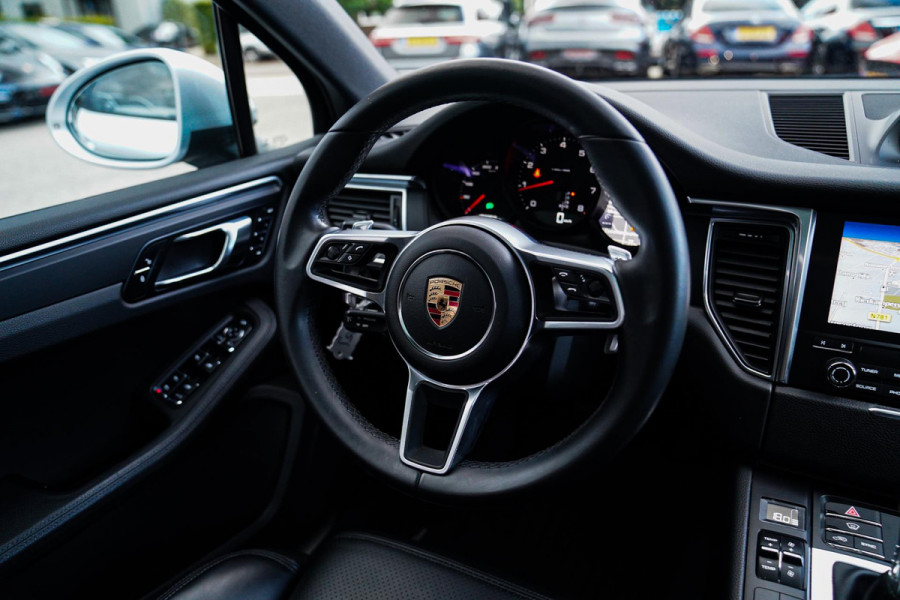 Porsche Macan 2.0 | Panorama | Facelift | LED | 21 inch | 100% Onderhouden | Luxe Leder | Bluetooth Audio | NAP | Stoelverwarming