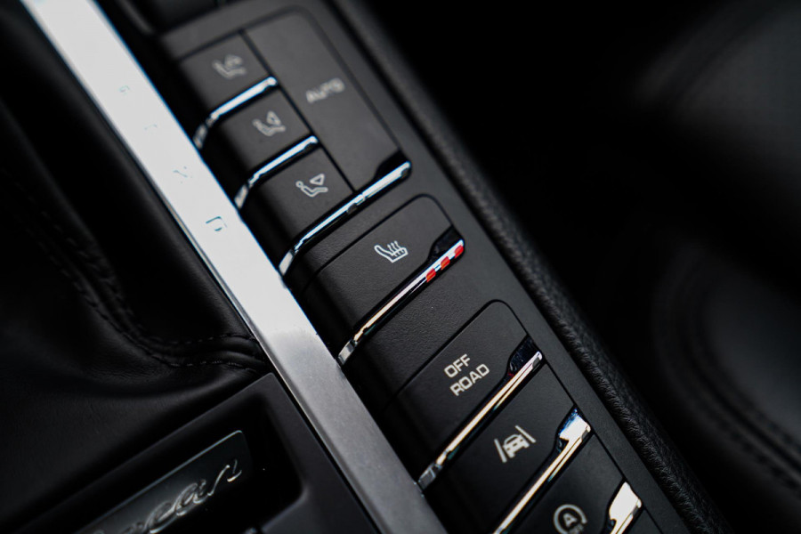 Porsche Macan 2.0 | Panorama | Facelift | LED | 21 inch | 100% Onderhouden | Luxe Leder | Bluetooth Audio | NAP | Stoelverwarming