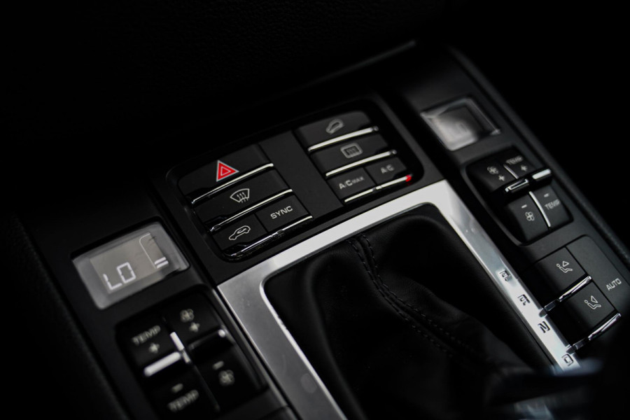 Porsche Macan 2.0 | Panorama | Facelift | LED | 21 inch | 100% Onderhouden | Luxe Leder | Bluetooth Audio | NAP | Stoelverwarming