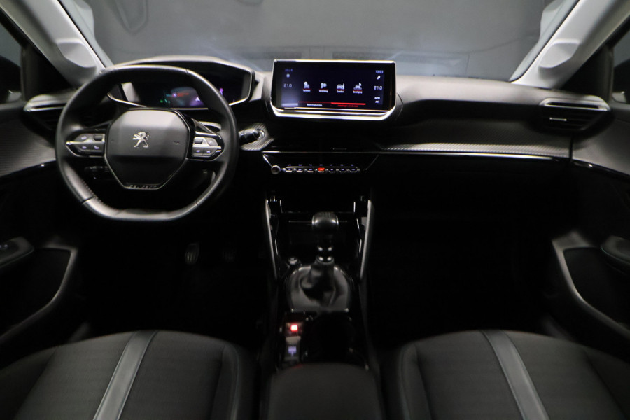 Peugeot 208 1.2 PureTech Blue Lease Allure [CAMERA 360+, PDC ACHTER, APPLE CARPLAY, ANDROID AUTO, CRUISE CONTROL, NAVIGATIE, AIRCONDITIONING, NIEUWSTAAT]