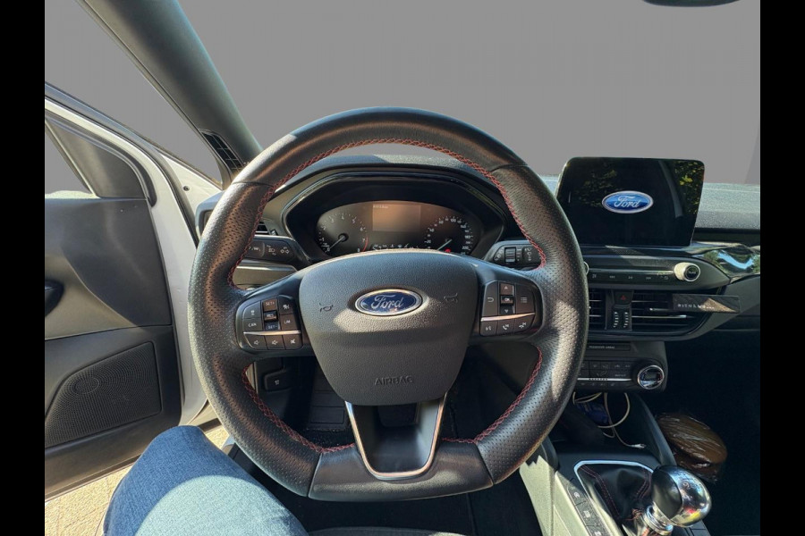 Ford Focus 1.0 EcoBoost Hybrid ST Line Business | Winter Pack | Adaptive cruise control | Navigatie | Camera