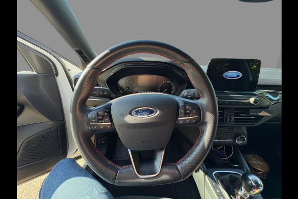 Ford Focus 1.0 EcoBoost Hybrid ST Line Business | Winter Pack | Adaptive cruise control | Navigatie | Camera