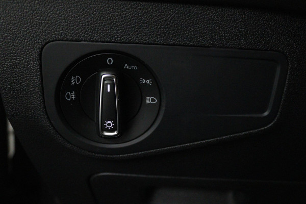 Volkswagen Tiguan 1.4 TSI ACT Comfortline Business (PANORAMADAK, ACHTERUITRIJCAMERA, NAVIGATIE, STOELVERWARMING, PARKEERSENSOREN)