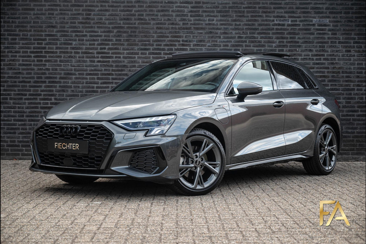 Audi A3 Sportback 40 TFSI e S Line PANO|RSseats|Ambianceverlichting|18Inch|MatrixLED Audi A3 Sportback 40 TFSI e S Line PANO|RSseats|Ambianceverlichting|18Inch|MatrixLED