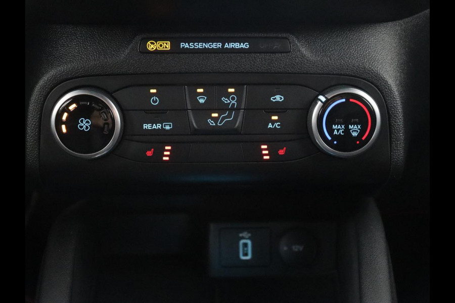 Ford Focus 1.5 EcoBoost ST Line | Stoelverwarming | Half leder | Camera | B&O Sound | Carplay | Park Assist | Navigatie | Dodehoek detectie | Cruise control | Navigatie