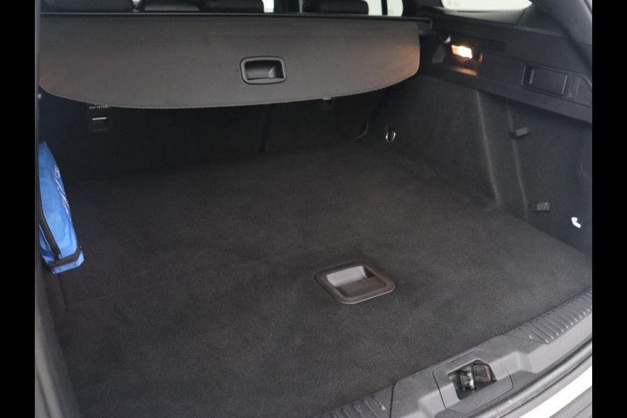 Ford Focus 1.5 EcoBoost ST Line | Stoelverwarming | Half leder | Camera | B&O Sound | Carplay | Park Assist | Navigatie | Dodehoek detectie | Cruise control | Navigatie