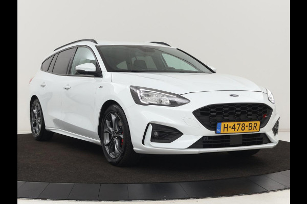 Ford Focus 1.5 EcoBoost ST Line | Stoelverwarming | Half leder | Camera | B&O Sound | Carplay | Park Assist | Navigatie | Dodehoek detectie | Cruise control | Navigatie