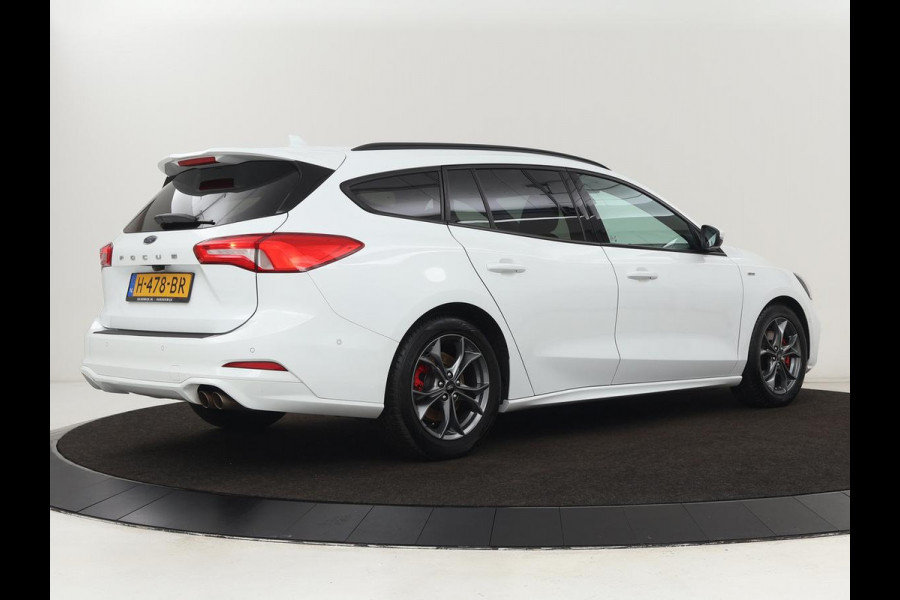 Ford Focus 1.5 EcoBoost ST Line | Stoelverwarming | Half leder | Camera | B&O Sound | Carplay | Park Assist | Navigatie | Dodehoek detectie | Cruise control | Navigatie