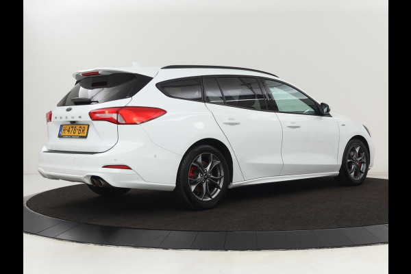 Ford Focus 1.5 EcoBoost ST Line | Stoelverwarming | Half leder | Camera | B&O Sound | Carplay | Park Assist | Navigatie | Dodehoek detectie | Cruise control | Navigatie