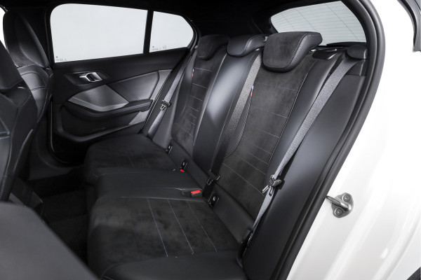 BMW 1-serie 120 M Sport - Automaat | Dig. Cockpit | Adapt. Cruise | Harman/Kardon | Stoelverw. | PDC | Camera | NAV + App. Connect | ECC | DAB | LM 18" | 9351