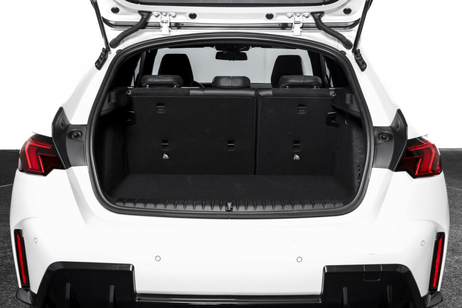 BMW 1-serie 120 M Sport - Automaat | Dig. Cockpit | Adapt. Cruise | Harman/Kardon | Stoelverw. | PDC | Camera | NAV + App. Connect | ECC | DAB | LM 18" | 9351