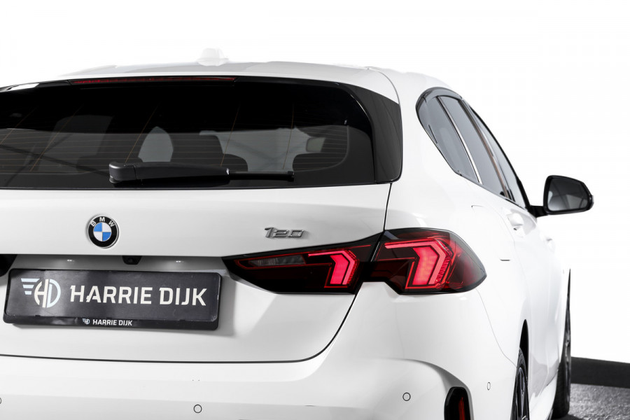 BMW 1-serie 120 M Sport - Automaat | Dig. Cockpit | Adapt. Cruise | Harman/Kardon | Stoelverw. | PDC | Camera | NAV + App. Connect | ECC | DAB | LM 18" | 9351