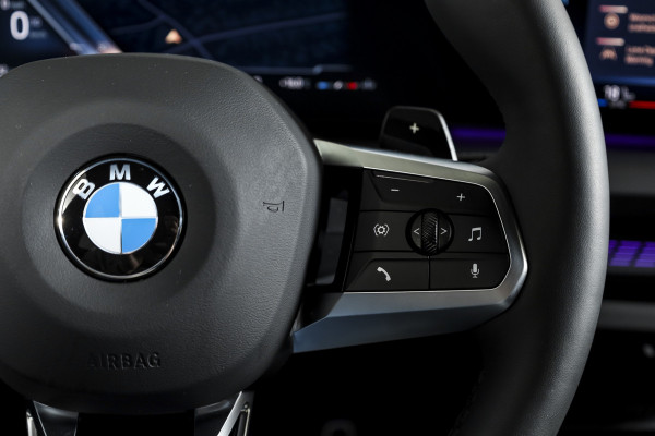 BMW 1-serie 120 M Sport - Automaat | Dig. Cockpit | Adapt. Cruise | Harman/Kardon | Stoelverw. | PDC | Camera | NAV + App. Connect | ECC | DAB | LM 18" | 9351