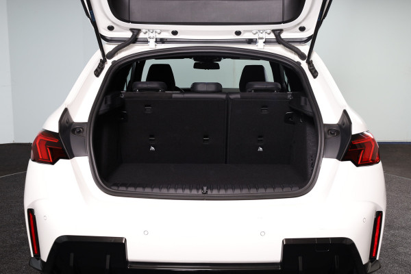 BMW 1-serie 120 M Sport - Automaat | Dig. Cockpit | Adapt. Cruise | Harman/Kardon | Stoelverw. | PDC | Camera | NAV + App. Connect | ECC | DAB | LM 18" | 9351