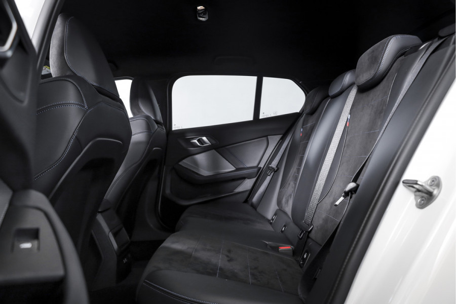 BMW 1-serie 120 M Sport - Automaat | Dig. Cockpit | Adapt. Cruise | Harman/Kardon | Stoelverw. | PDC | Camera | NAV + App. Connect | ECC | DAB | LM 18" | 9351