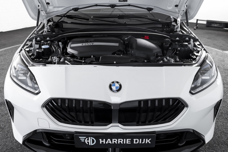 BMW 1-serie 120 M Sport - Automaat | Dig. Cockpit | Adapt. Cruise | Harman/Kardon | Stoelverw. | PDC | Camera | NAV + App. Connect | ECC | DAB | LM 18" | 9351