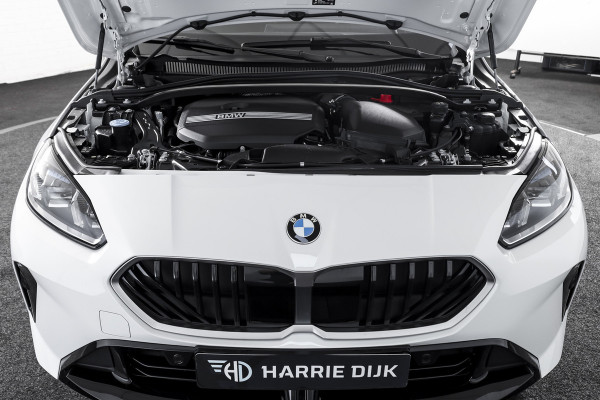 BMW 1-serie 120 M Sport - Automaat | Dig. Cockpit | Adapt. Cruise | Harman/Kardon | Stoelverw. | PDC | Camera | NAV + App. Connect | ECC | DAB | LM 18" | 9351