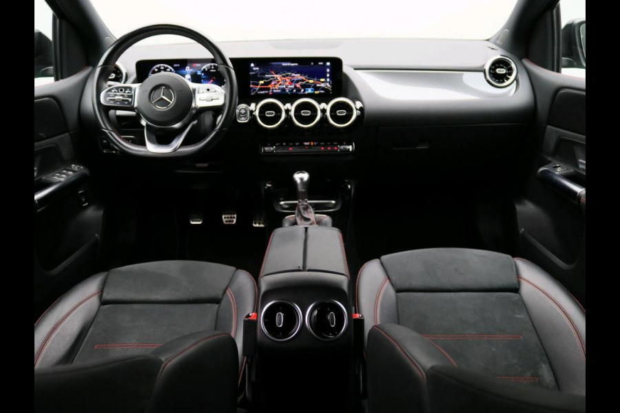 Mercedes-Benz B-Klasse 160 AMG Handgeschakeld AMG Line | Night Pakket | Spiegel Pakket | Easy-Pack Achterklep | Achteruitrijcamera. Inclusief 24 maanden Mercedes-Benz Certified garantie voor Europa.