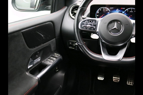Mercedes-Benz B-Klasse 160 AMG Handgeschakeld AMG Line | Night Pakket | Spiegel Pakket | Easy-Pack Achterklep | Achteruitrijcamera. Inclusief 24 maanden Mercedes-Benz Certified garantie voor Europa.